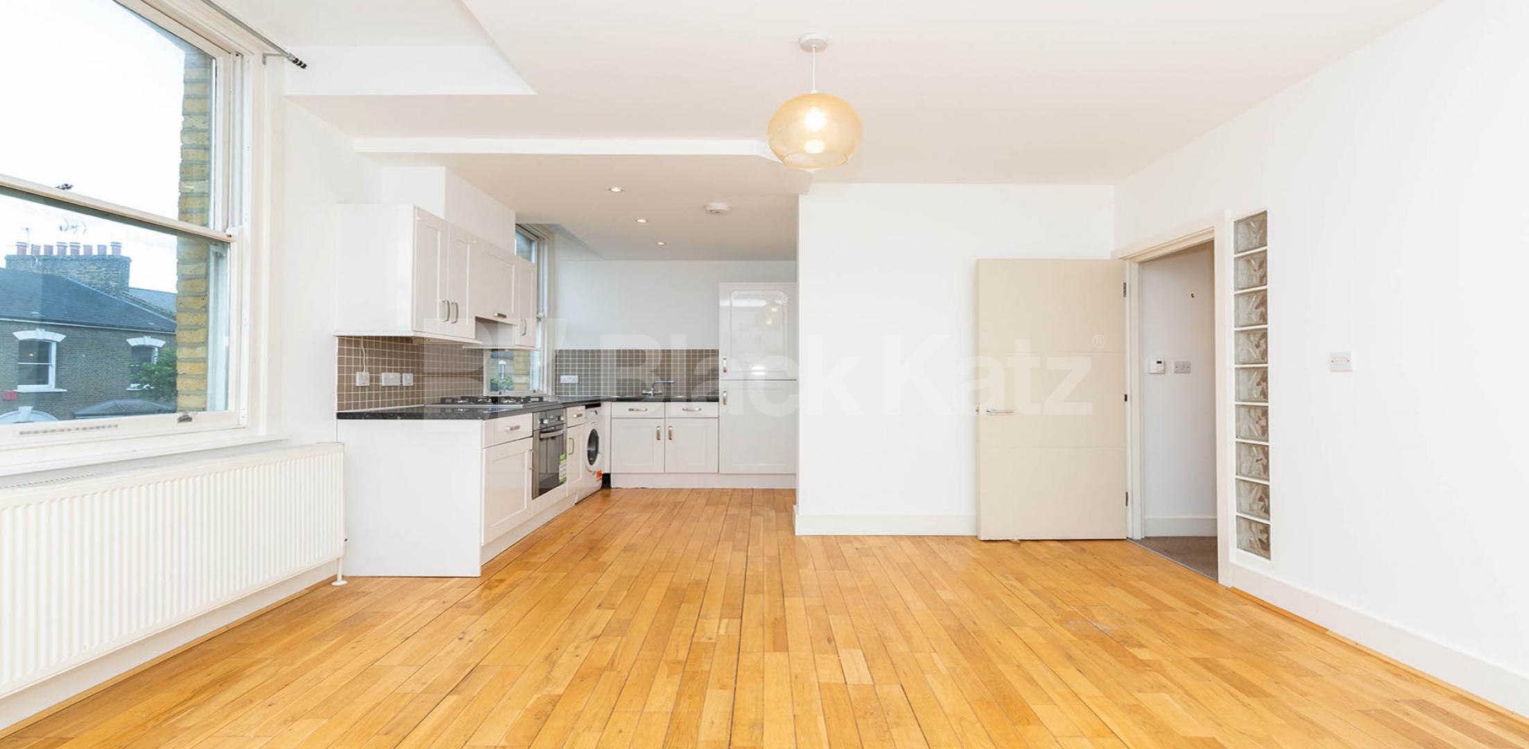 Located on a prime road in Hackney a spacious 1 bedroom property Goulton Road, Hackney Central